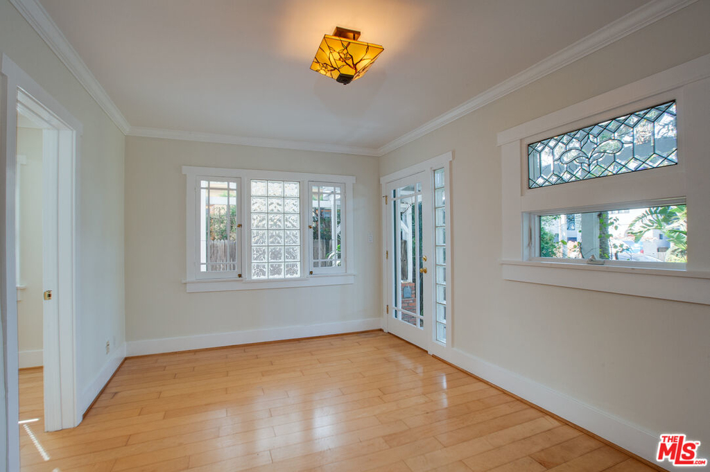 426 Rialto Ave - Photo 4