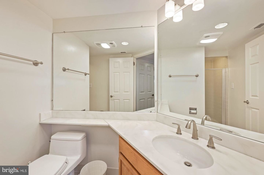 1080 Wisconsin Ave Nw #2015 - Photo 21
