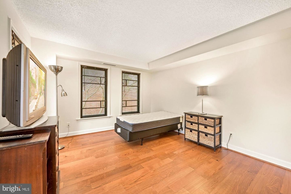 1080 Wisconsin Ave Nw #2015 - Photo 24