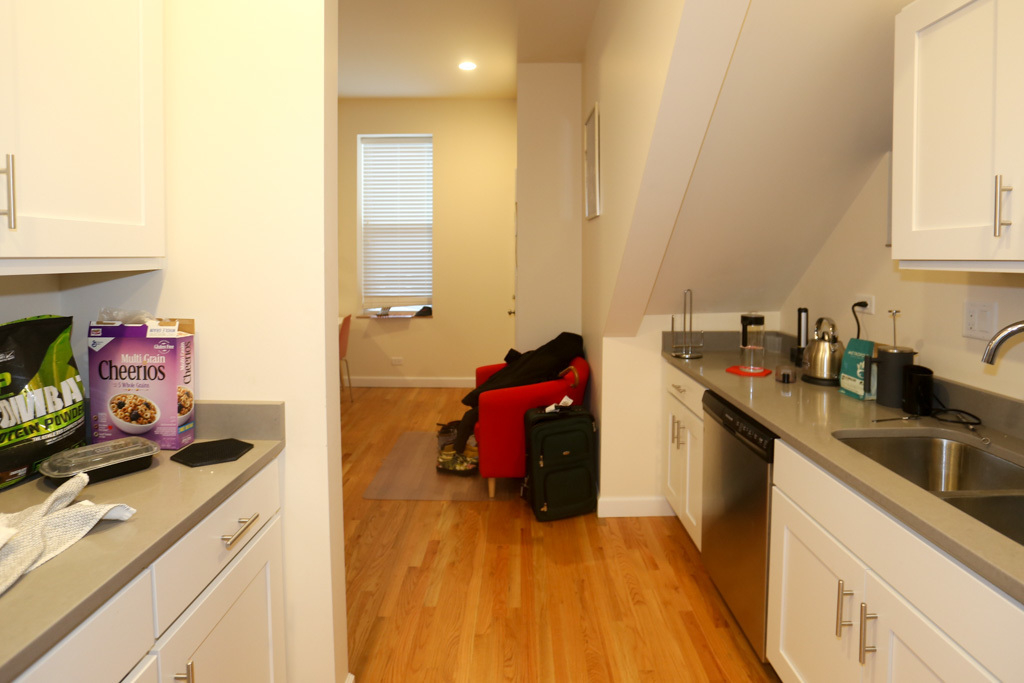 1323 West 18th Place - Photo 4