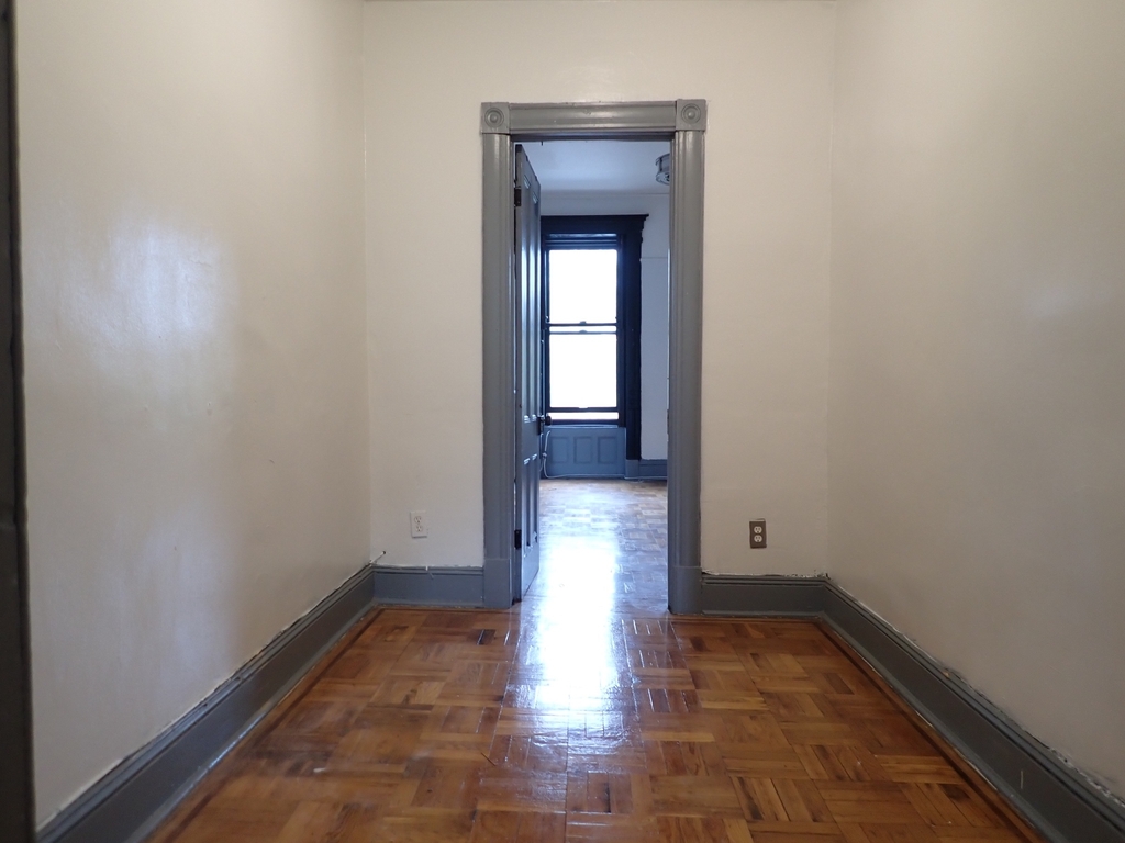 814 Putnam Avenue - Photo 3