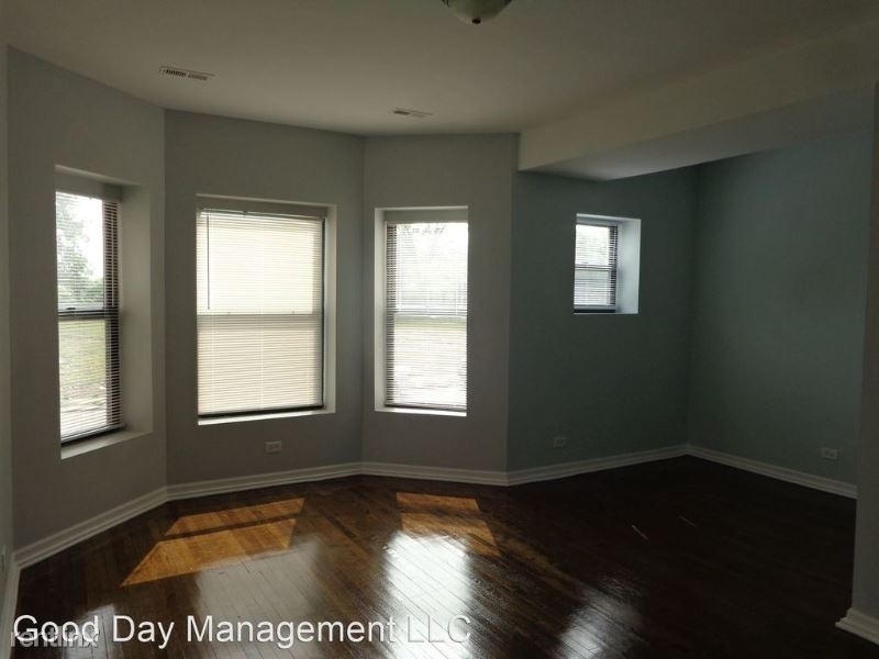 5253 S Prairie Ave 312-1 - Photo 0