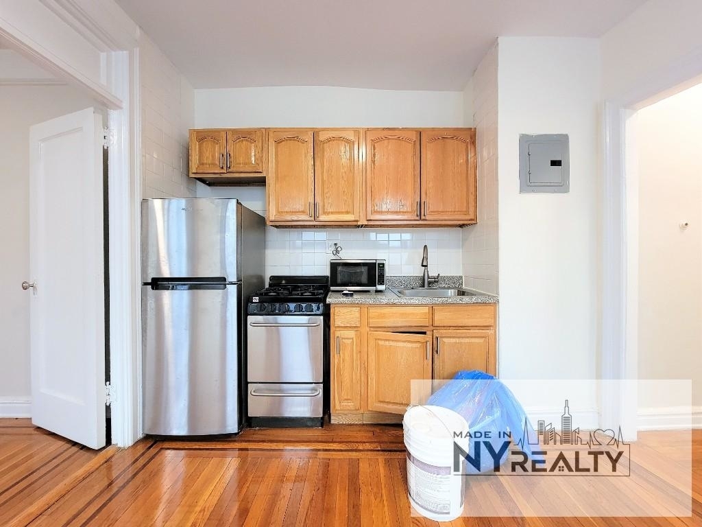 25-21 31st Ave - Photo 0