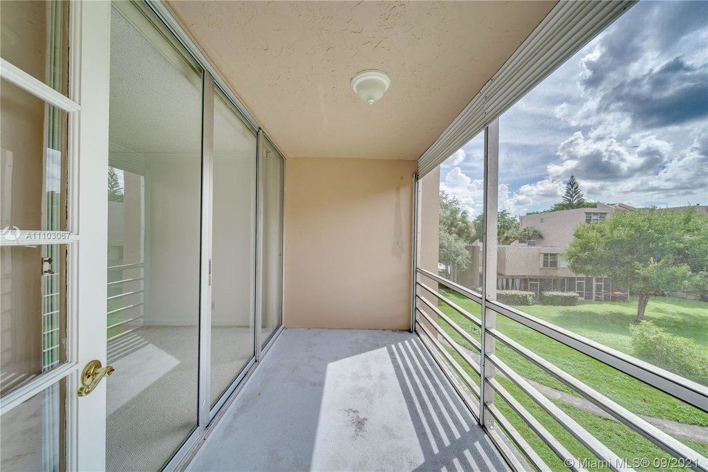 9400 Live Oak Pl - Photo 23