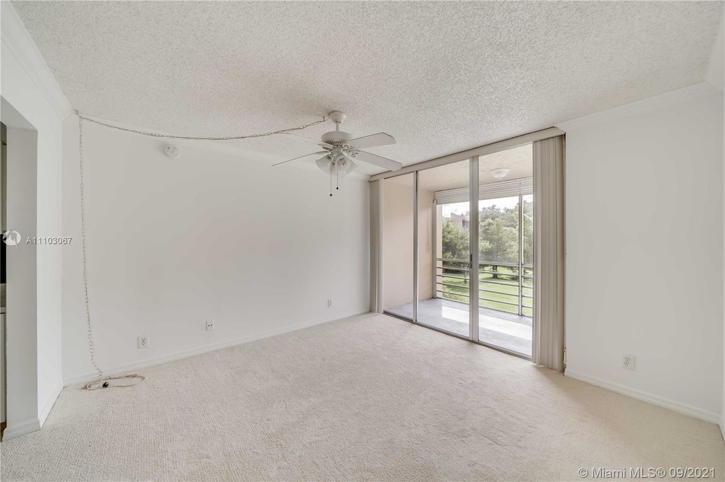 9400 Live Oak Pl - Photo 14