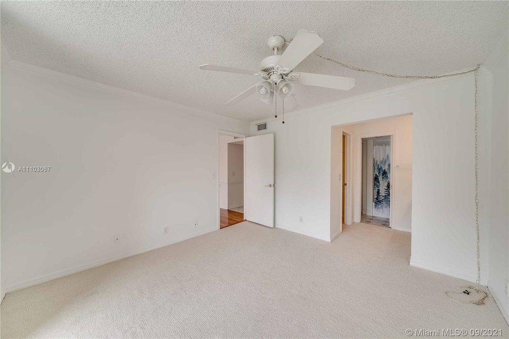 9400 Live Oak Pl - Photo 17