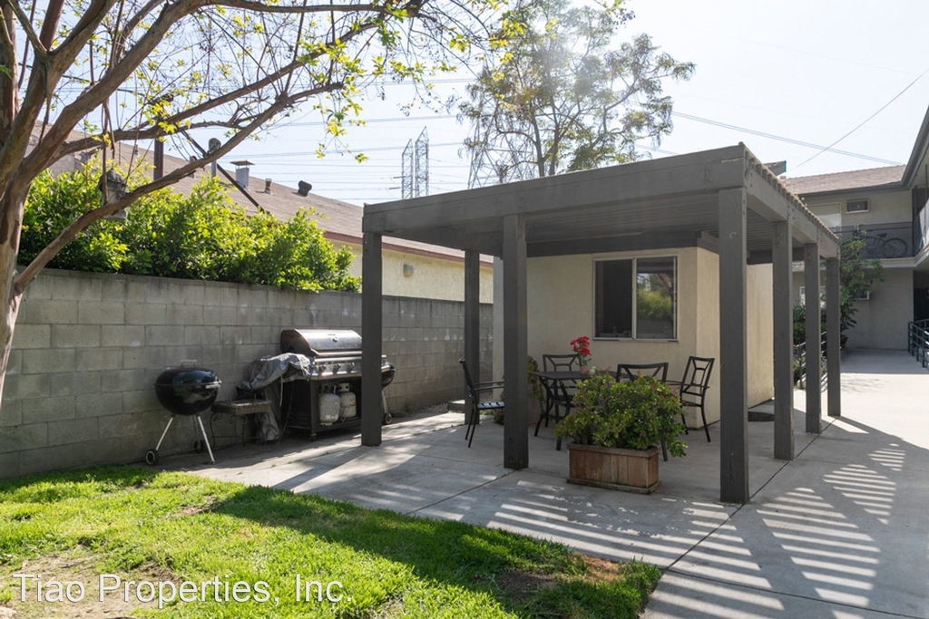 5903 Cahuenga Blvd - Photo 32