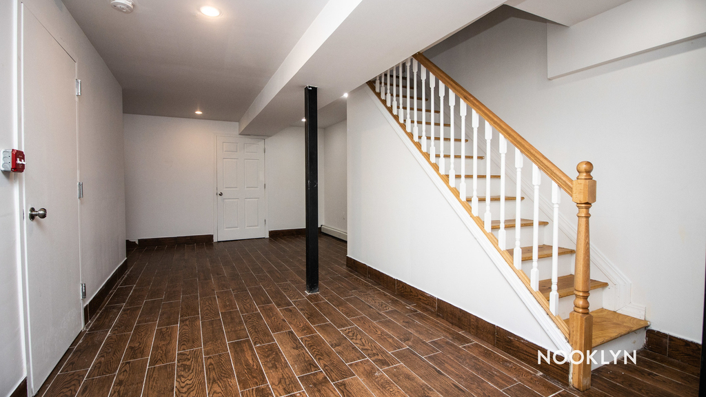 789 Greene Avenue - Photo 9