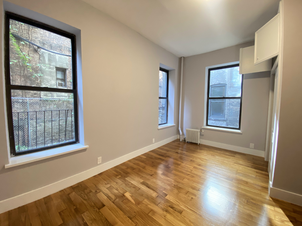 561 Lenox Avenue - Photo 3