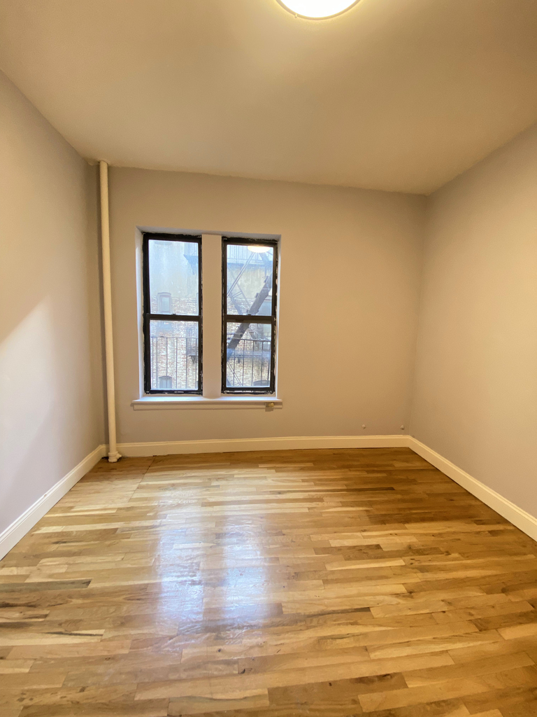 561 Lenox Avenue - Photo 4