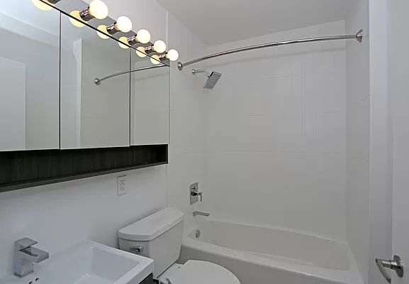 410 West 53rd Street - Photo 4