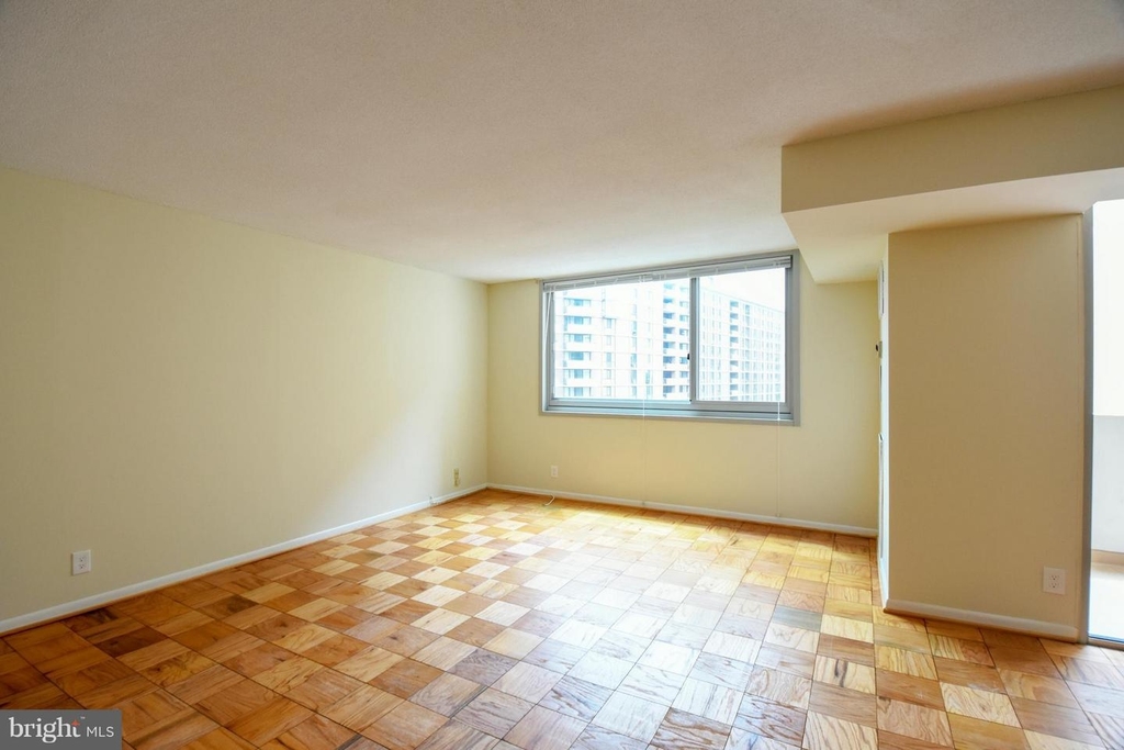 4601 Park Ave N #604 - Photo 5