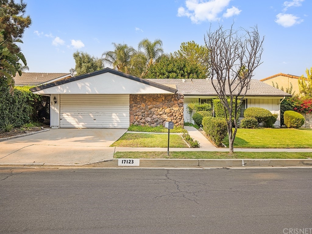 17123 Orozco Street - Photo 0