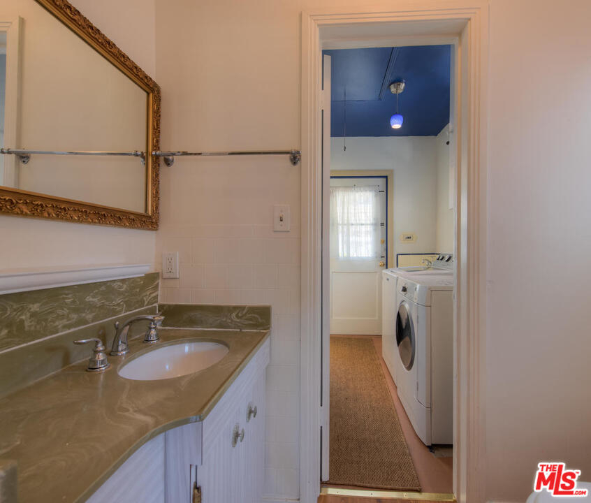 4154 Mary Ellen Ave - Photo 16