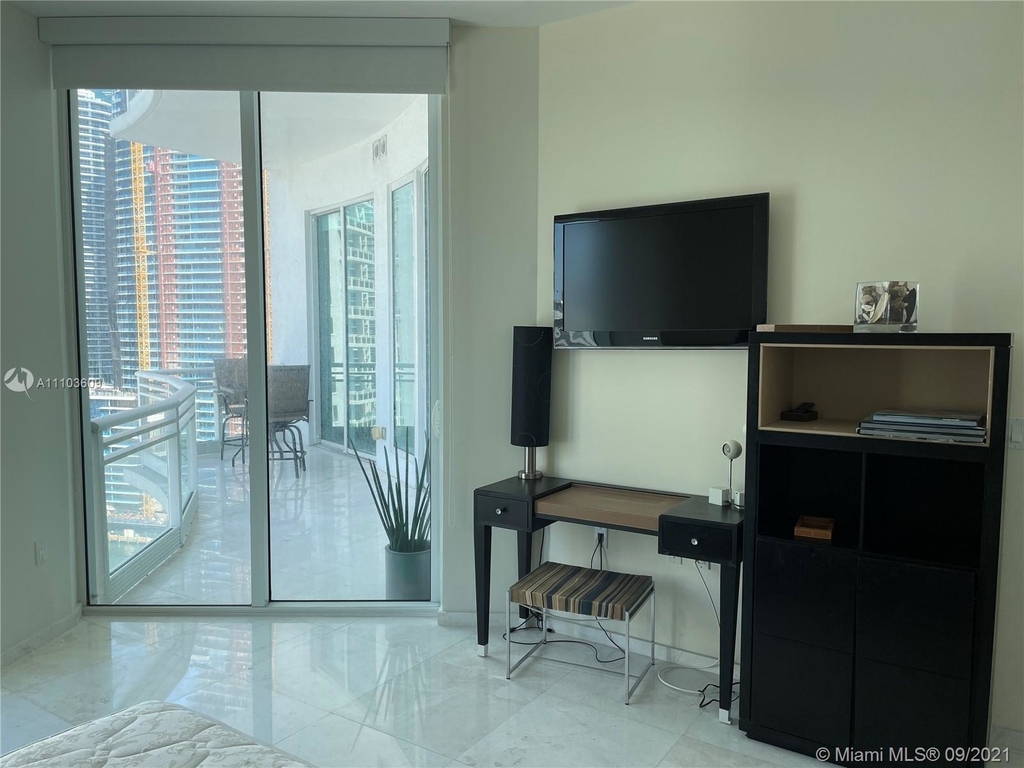 900 Brickell Key Blvd - Photo 7