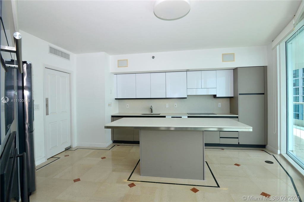 2127 Brickell Ave - Photo 11