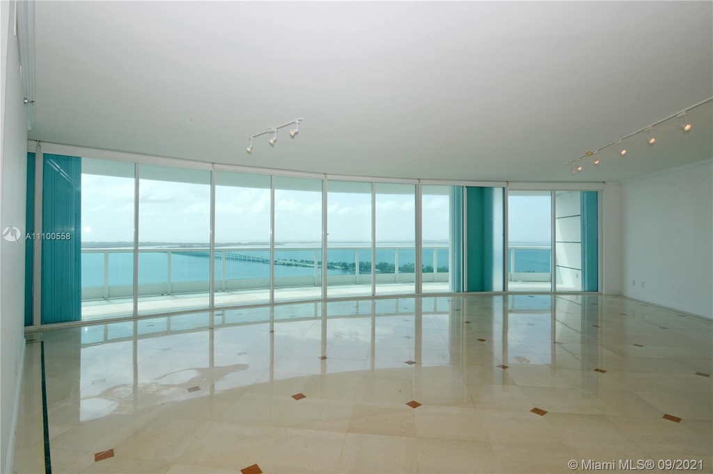 2127 Brickell Ave - Photo 2