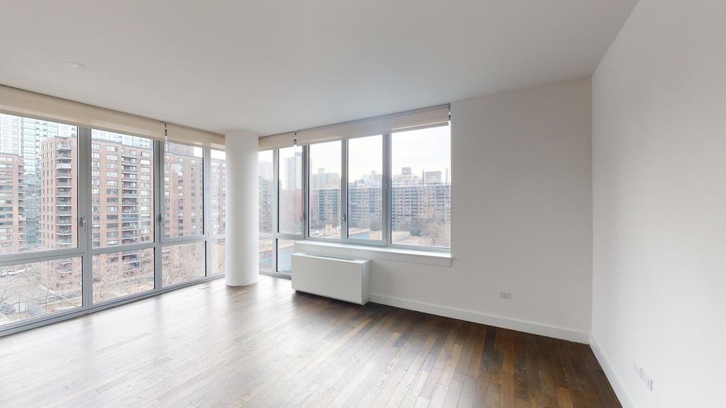 801 Amsterdam Avenue - Photo 3