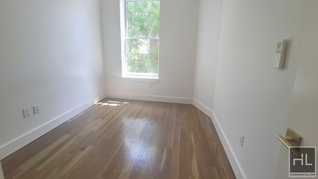 1052 Dean Street - Photo 3