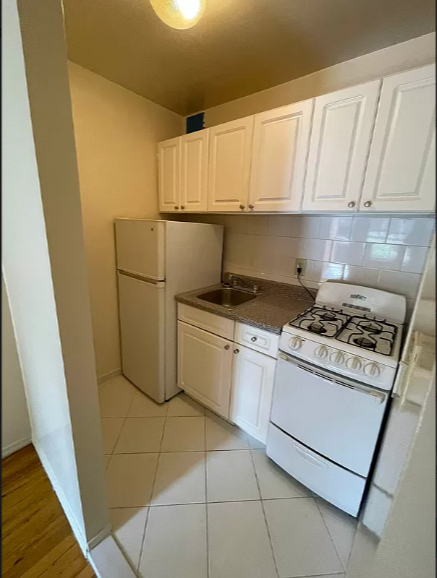 239 East 84th Street - Photo 6