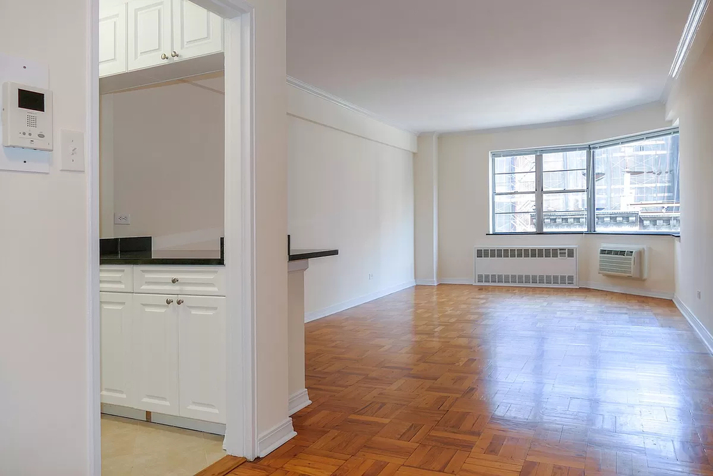 40 East 89th Street - Photo 2