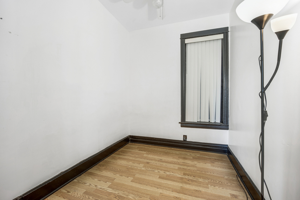 2302 West 19th Street - Photo 5