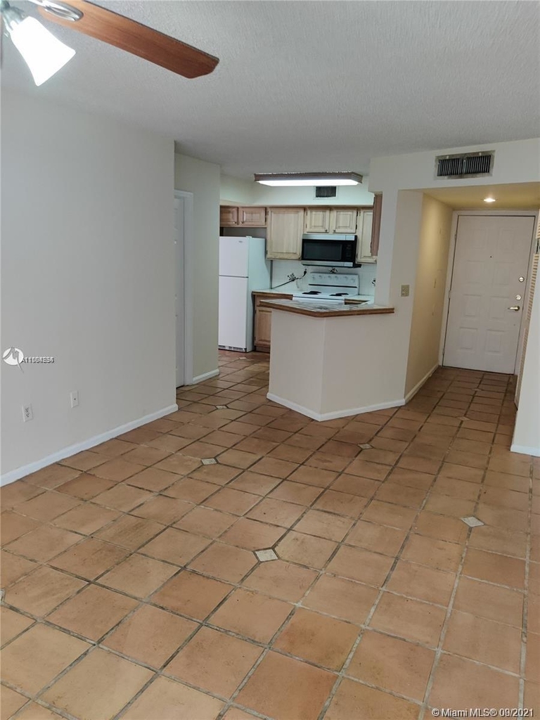 1280 S Alhambra Cir - Photo 3