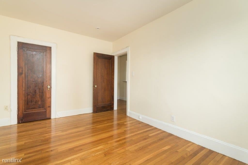 136 Highland Ave Apt 26 - Photo 8