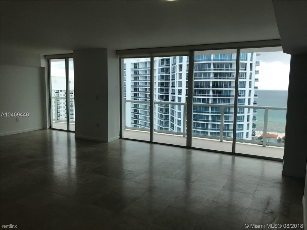 5900 Collins Ave - Photo 4