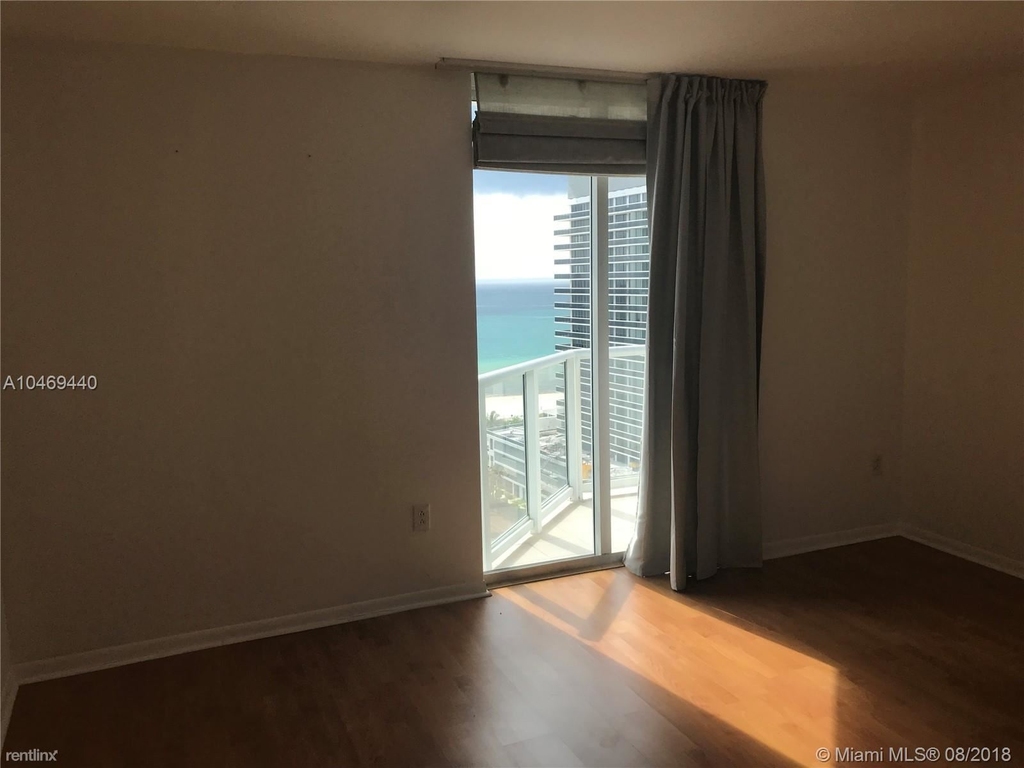 5900 Collins Ave - Photo 9