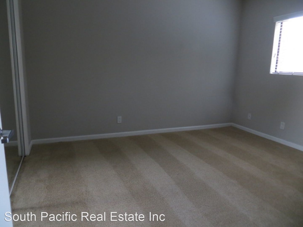 14639 Burbank Blvd., - Photo 7