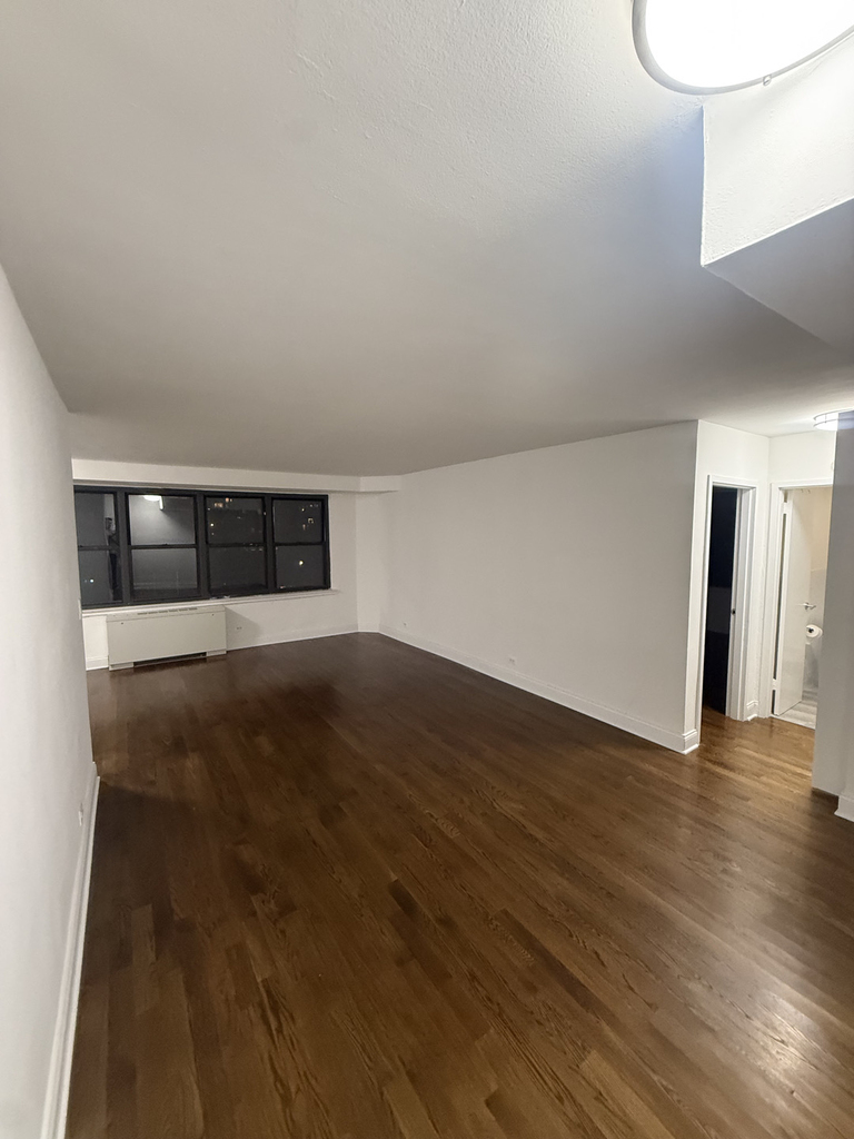 240 East 82nd Street - Photo 12