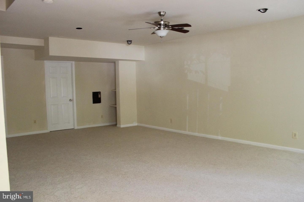 8498 Springfield Oaks Drive - Photo 3