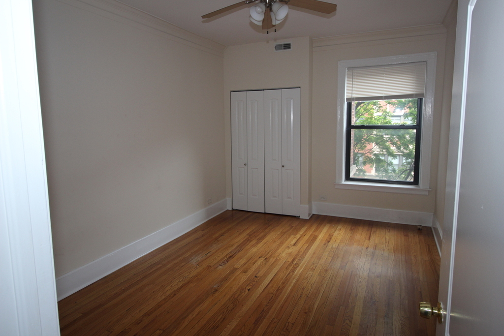 1165 East 52nd Street - Photo 5