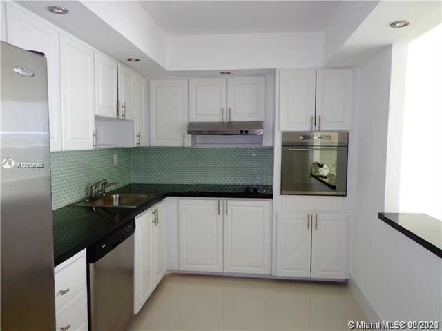 19390 Collins Ave - Photo 2