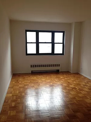 East 35th Street, Apt 10 - Photo 2