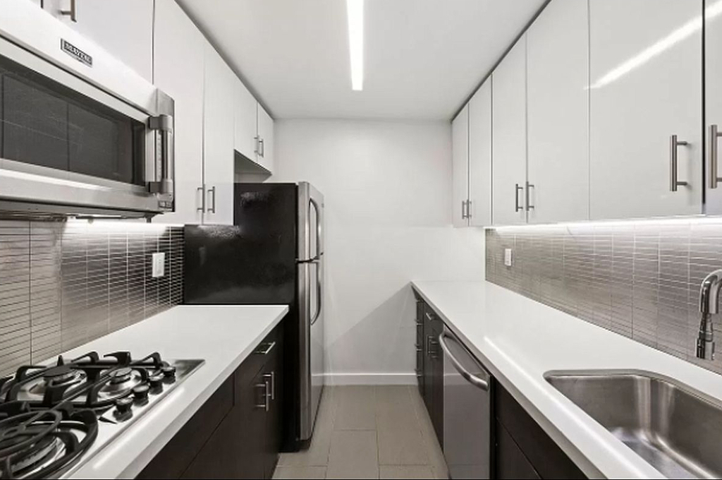 184 Lexington Avenue - Photo 3