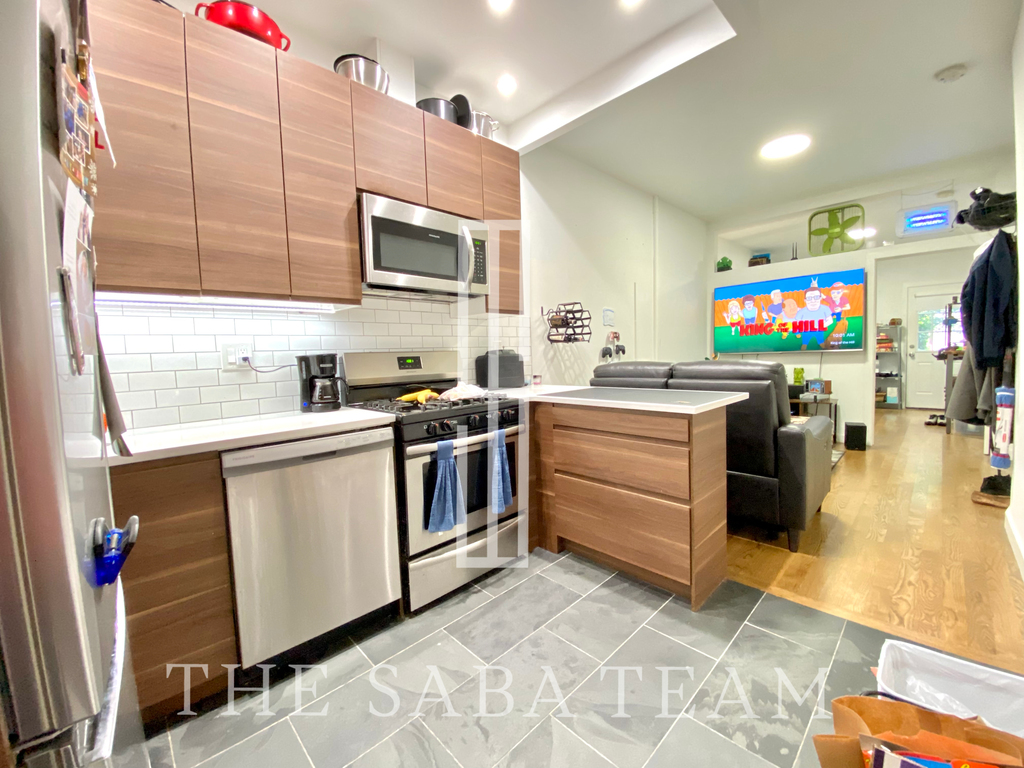 209 24th Street - Photo 0