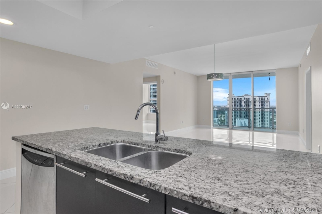 951 Brickell Ave - Photo 17