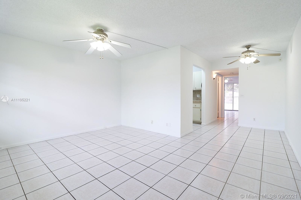 151 Sw 134th Way - Photo 0