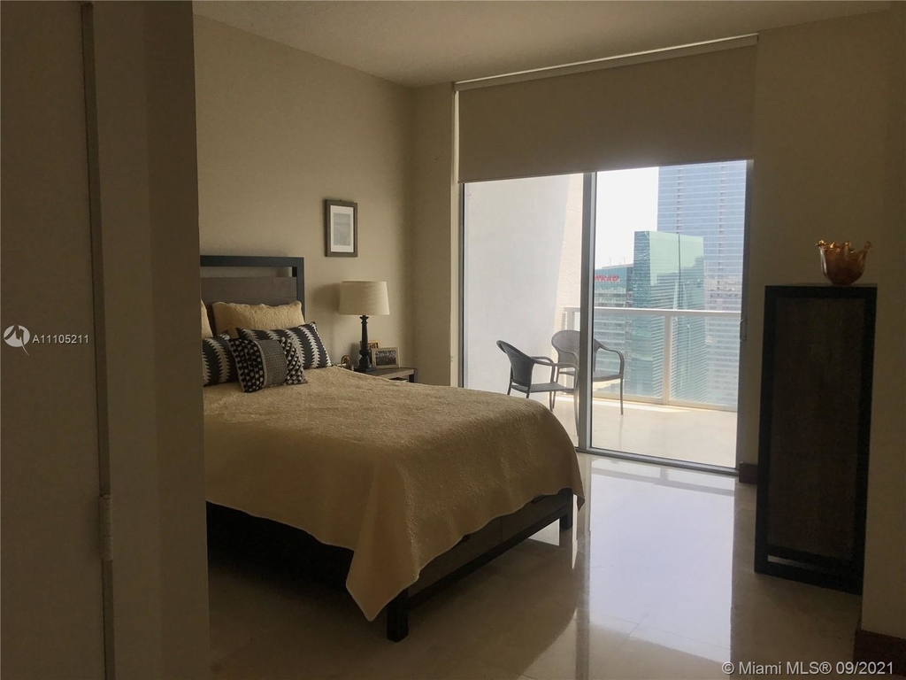 1060 Brickell Ave - Photo 4