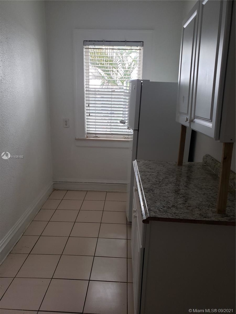 124 Mendoza Av - Photo 1