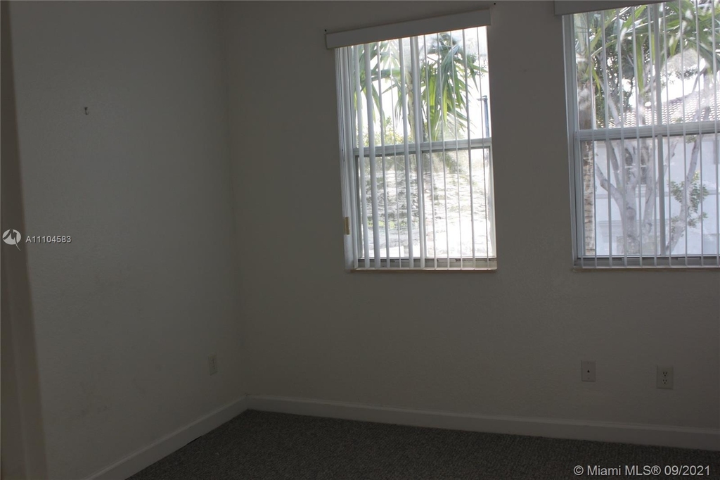 3985 Sw 155th Ave - Photo 18