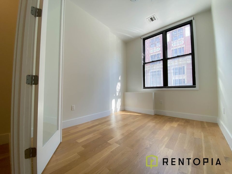 751 Dekalb Avenue - Photo 3