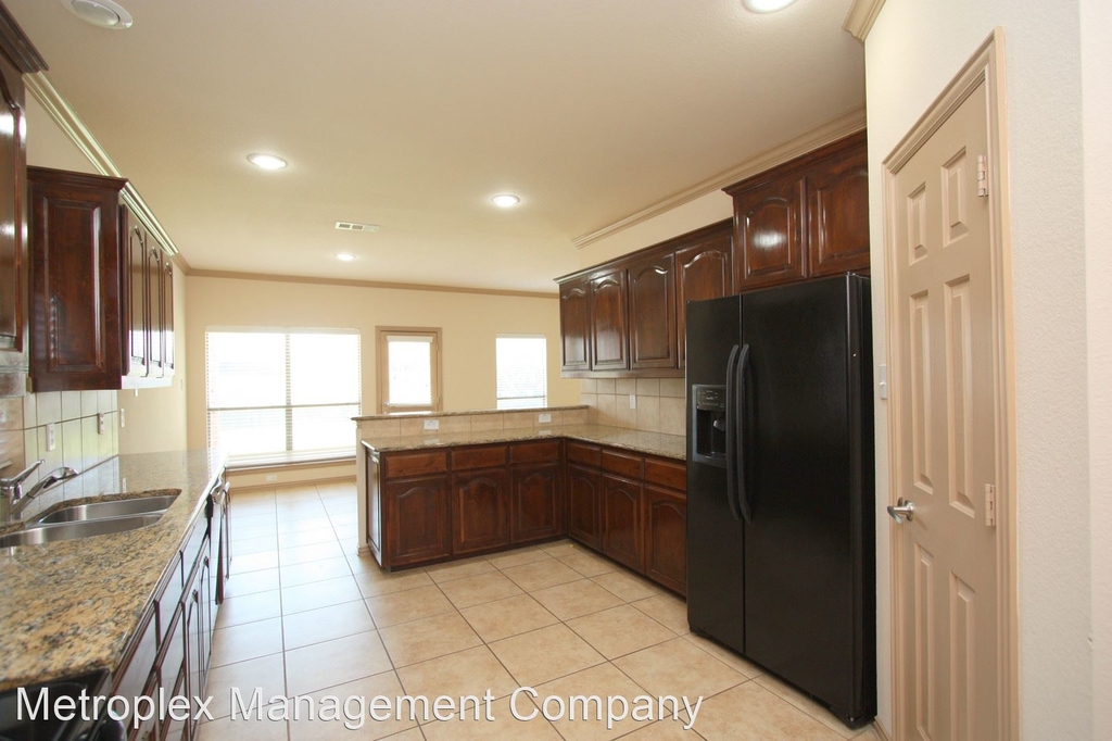 12164 Walden Wood Dr. - Photo 8