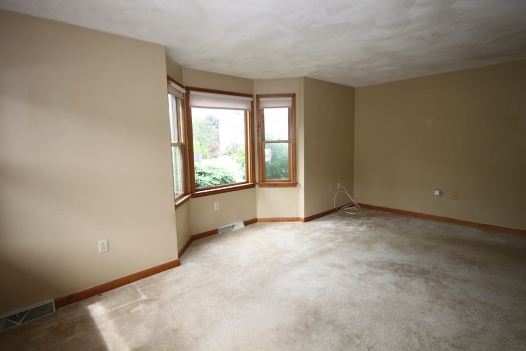 18 Evergreen Circle - Photo 2