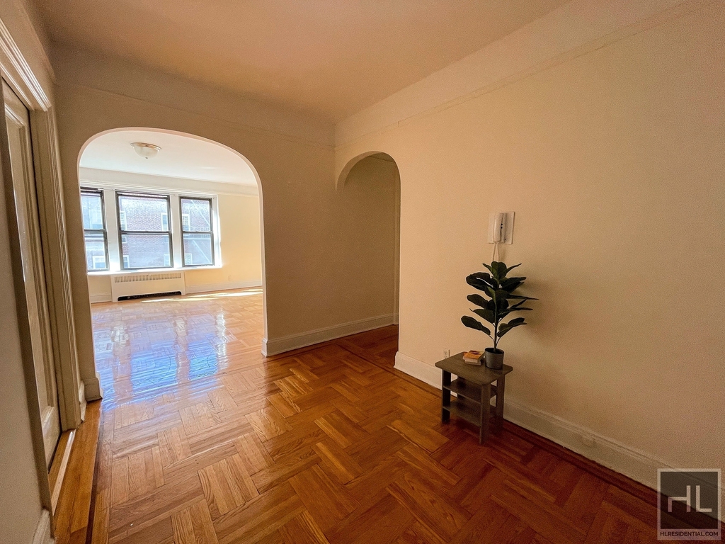 East 85 Street - Photo 2