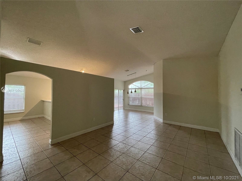 11329 Nw 59th Ter - Photo 37