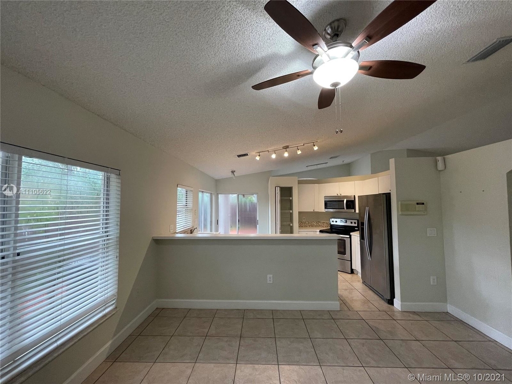 11329 Nw 59th Ter - Photo 27