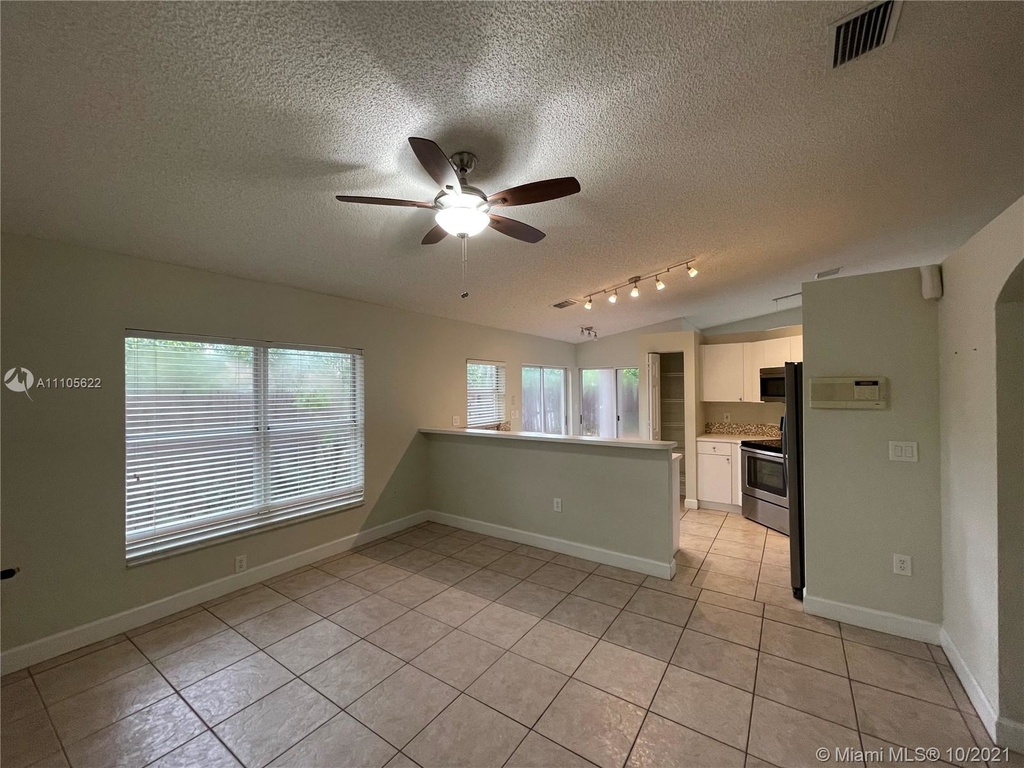 11329 Nw 59th Ter - Photo 25